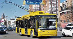 shokiruyushhaya-gibel-lyudej-na-trollejbusnoj-ostanovke-v-kieve-podrobnosti-s-mesta-proisshestviya-video